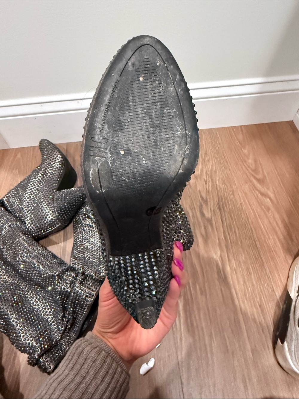 🔥INC Glittering Black Rhinestone Knee-High Boots Size 5 EC🔥 - Picture 3 of 3